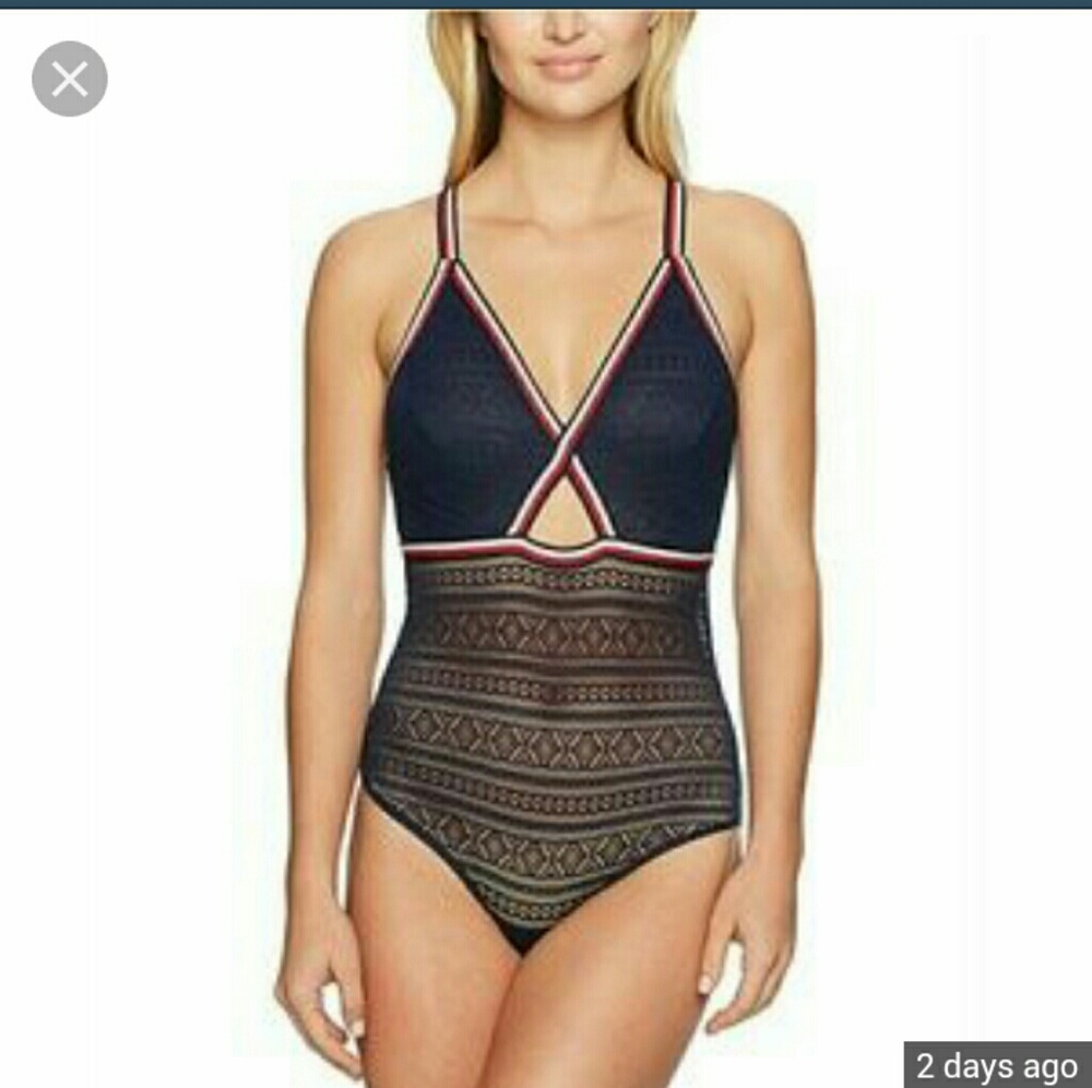 ALLOVER LACE BODYSUIT